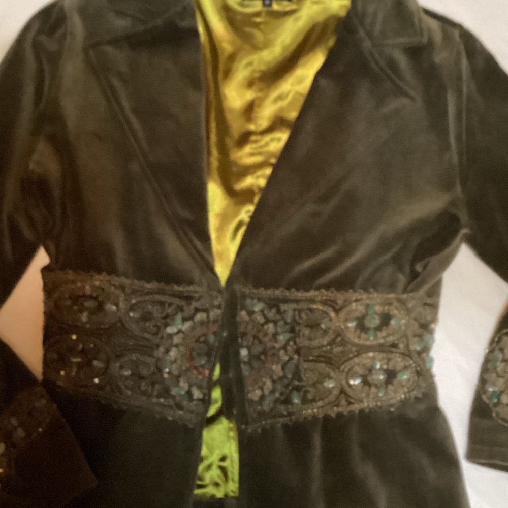 Elegant Embroidered Women's Blazer